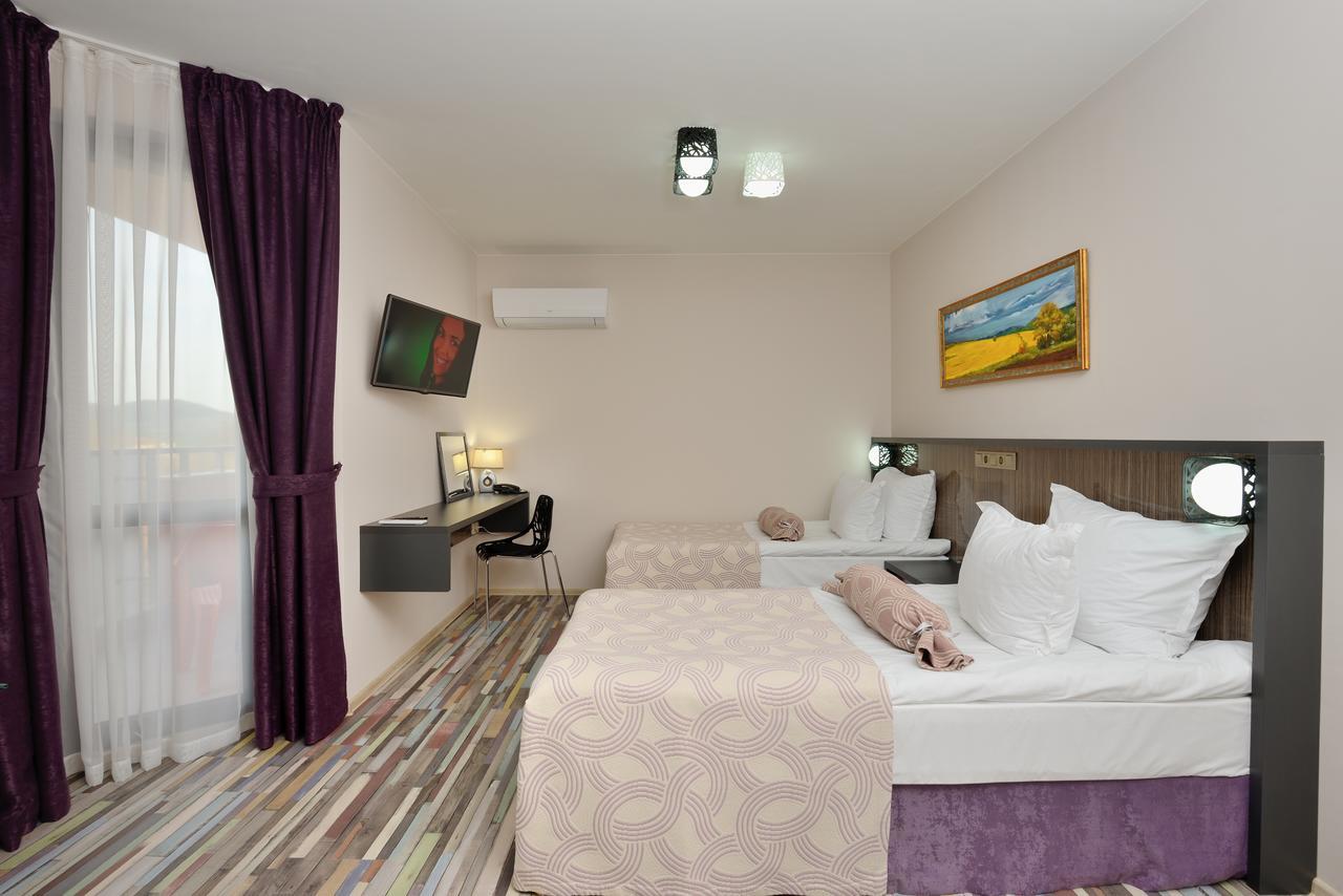 Hotel Hello Hissar Hisarya Exterior photo